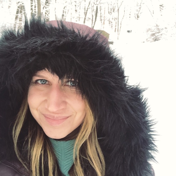 Meet your Posher, Melissa - Picture 1 of 1